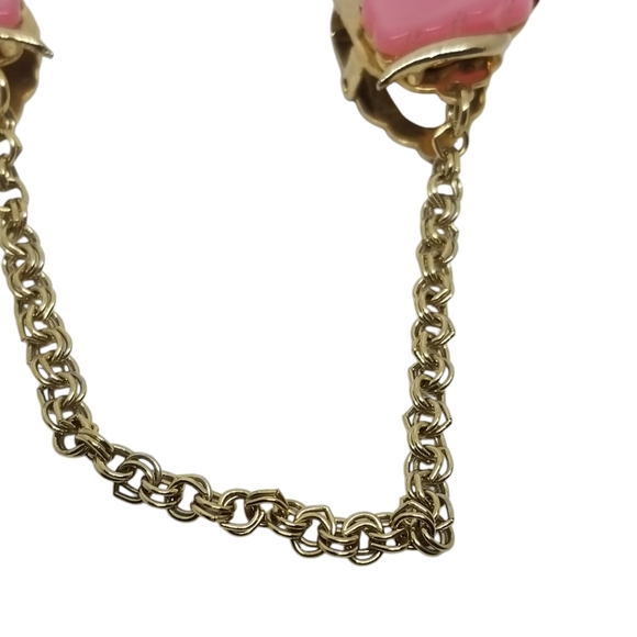VINTAGE GOLDTONE & PINK LUCITE SWEATER CLIPS WITH CHAIN - Picture 3 of 5